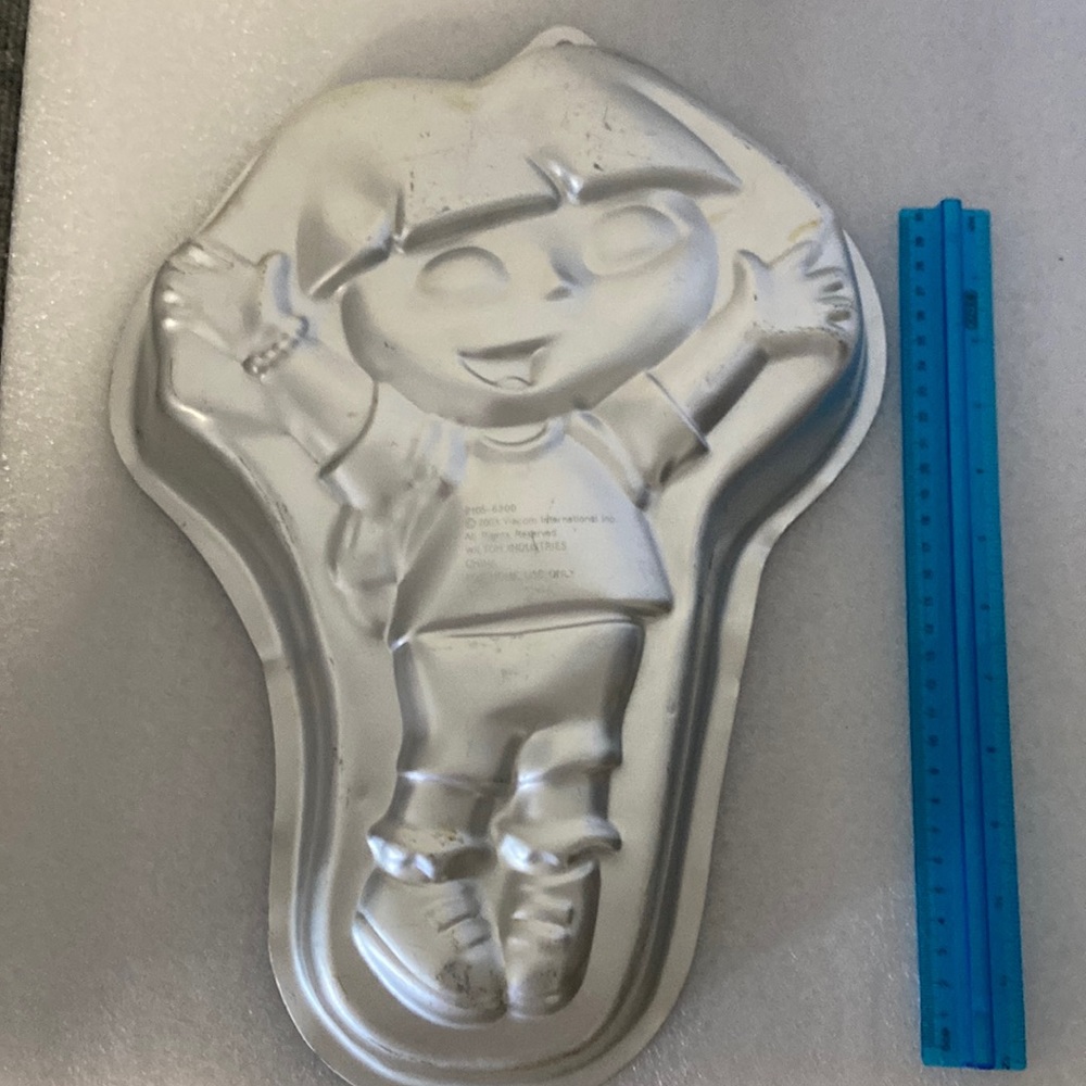 Wilton Dora The Explorer Cake Pan